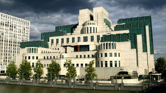 MI6总部SIS大楼，“伦敦最大的机密，只有出租车司机，游客和克格勃特工才知道具体位置”（图片来源：BBC）