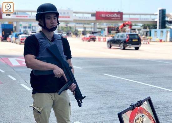 香港警察 图东网