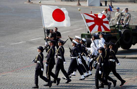 法国国庆日阅兵式上的日本陆上自卫队图片来源：韩国媒体