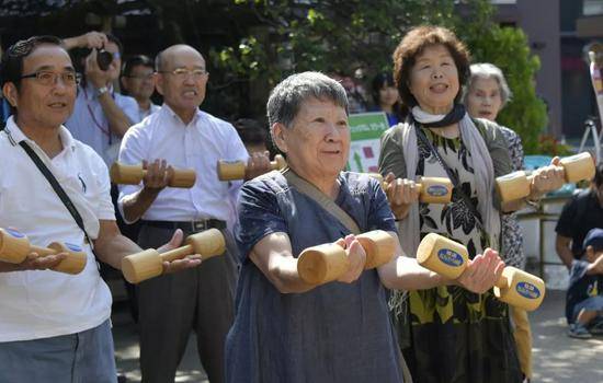 日本老人图片来源：视觉中国