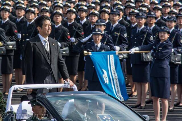 安倍晋三检阅自卫队资料图图片来自Airman