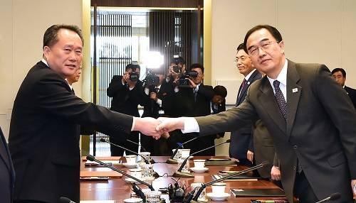 朝韩双方15日在板门店举行高级别会谈（韩联社）