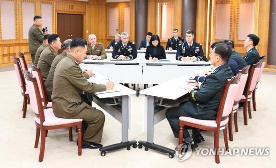 16日，朝韩及“联合国军司令部”首次会议在板门店召开。（韩联社）