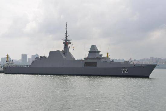 图为新加坡海军“忠诚”号护卫舰马骐騑摄