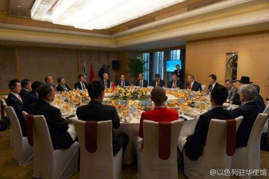 ▲2017年内塔尼亚胡访问北京，请来10位中国商界巨头共进早餐。（图片源自以色列驻华使馆）