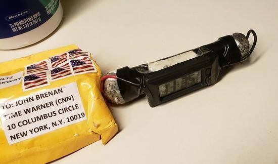 寄给CIA前局长布伦南的邮报上贴着邮票。（图：美联）