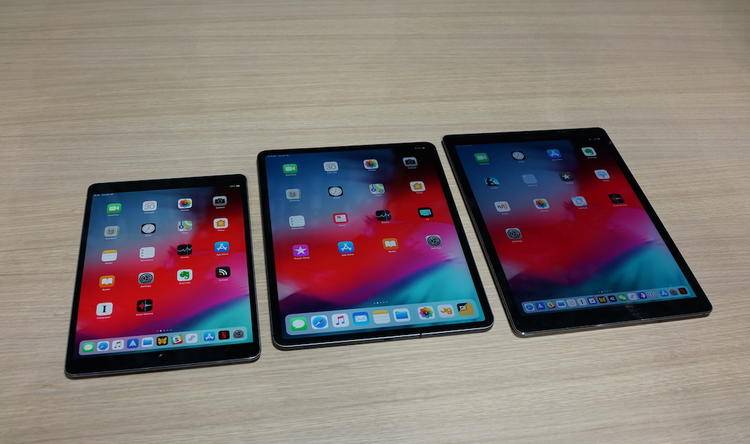 左至右：iPadPro10.5、新iPadPro12.9、老款iPadPro12.9