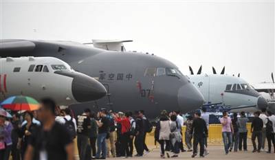 昨日，珠海，中国空军将在此次航展中执行多次飞行表演任务。