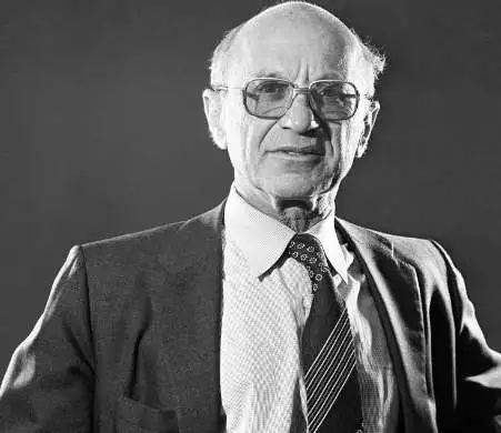 米尔顿·弗里德曼（MiltonFriedman，1912年-2006年），美国当代经济学家、芝加哥经济学派代表人物之一，货币学派的代表人物。1976年获诺贝尔经济学奖，以表扬他在消费分析、货币供应理论及历史、和稳定政策复杂性等范畴的贡献。