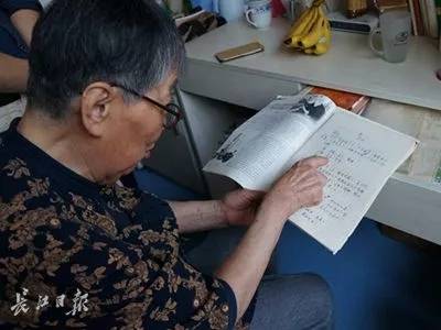 梁声誉80岁开始将毕生所学出书给后辈参考