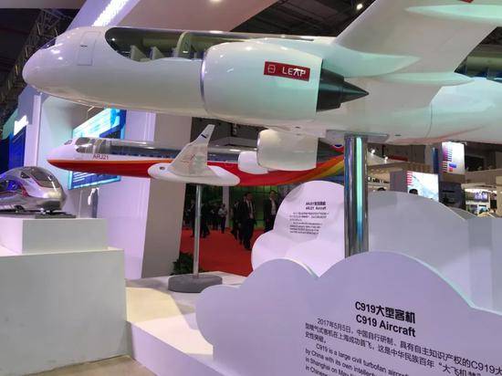 ↑中国自主研制的C919型飞机模型