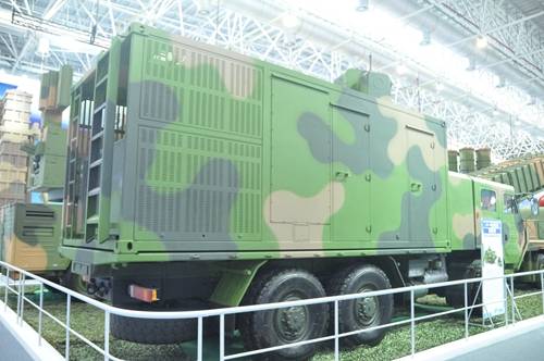 LW-30型激光战车外观与普通军用卡车没有什么两样，具有一定的伪装性。杨铁虎摄