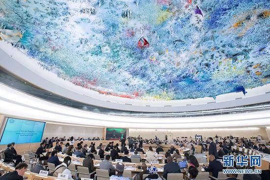 11月9日，在瑞士日内瓦联合国万国宫，与会代表参加联合国人权理事会第三轮国别人权审议。新华社记者徐金泉摄