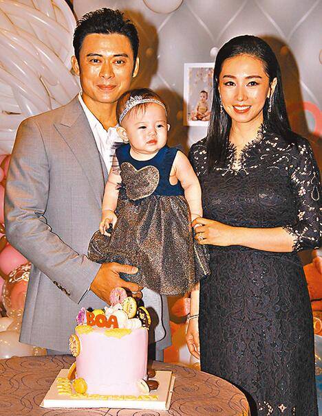 樊少皇与太太贾晓晨为女儿Boa举行一岁生日派对。