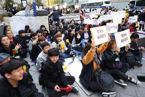 韩国民众在日本使馆前举行“慰安妇”问题集会（视觉中国）