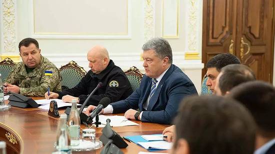 波罗申科紧急召开国家安全与防御委员会会议（图片来源：路透社）