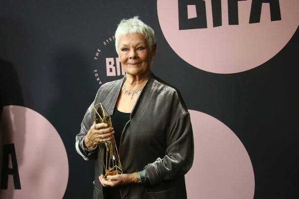 “M夫人”朱迪丝·奥莉薇亚（JudiDench）获颁终身成就奖。