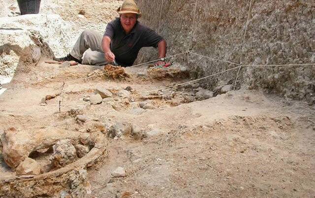 北非阿尔及利亚发现240万年前石器和动物化石动摇东非“人类的摇篮”地位