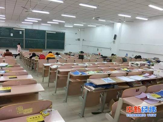 大学课堂中新经纬常涛摄