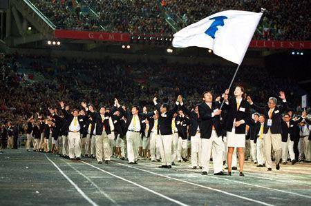 2000年悉尼奥运会上，朝韩两国运动员举朝鲜半岛旗携手入场（资料图）