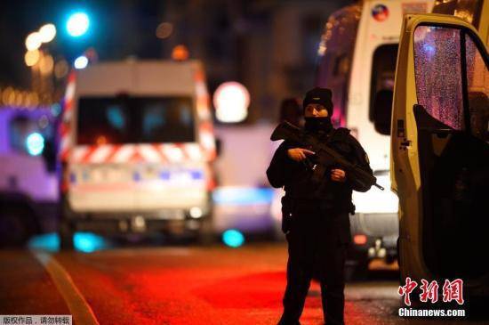 资料图：当地时间12月11日晚，法国东部城市斯特拉斯堡市（Strasbourg）一处圣诞集市附近发生枪击案。