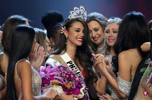24岁的菲律宾小姐卡托丽娜⋅格雷夺得2018年环球小姐的桂冠。联合早报