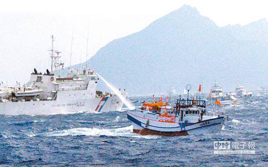 台湾渔船今年年航行至钓鱼岛（图片来源：台湾“中时电子报”）