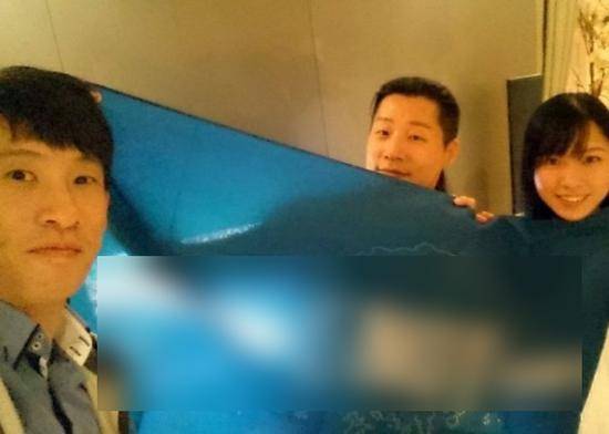 林昶佐与因非法“占中”期间非法集结罪被判入狱的香港青年梁颂恒、游蕙祯聚会照片。图自港媒