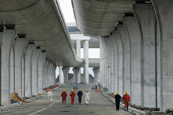 （新的投资、消费和出口“三驾马车”数据均处于低位，经济存在较大下行压力。图/视觉中国）