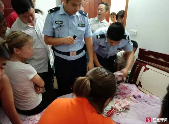 2018年8月，罗玉京在翠屏区南广镇行窃被抓获。本文图片均来自红星新闻