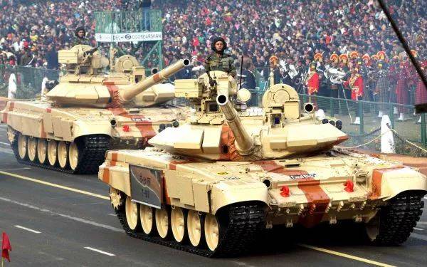 ▲资料图片：印度陆军T-90坦克方队