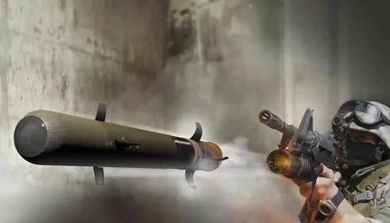 ▲美国雷神公司研发的“长矛”微型导弹，可利用下挂榴弹发射器直接发射。