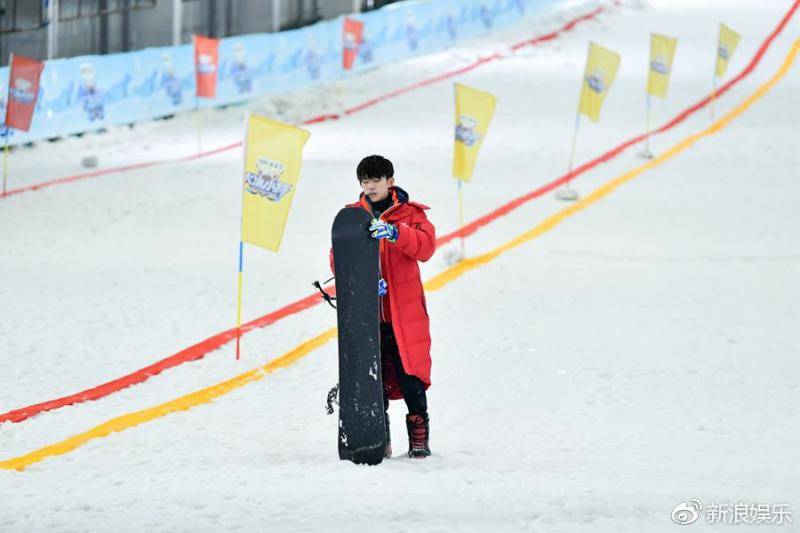 《大冰小将》易烊千玺雪场秀单板绝技