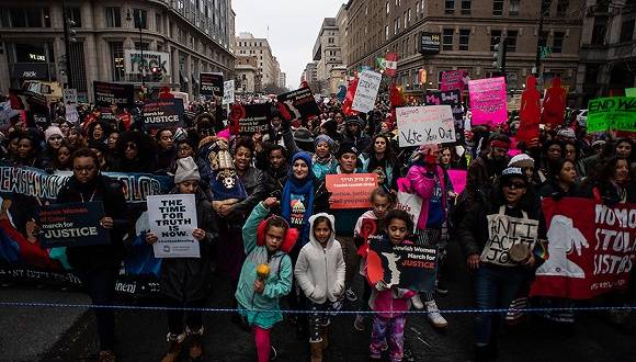 2019年1月19日，美国华盛顿，民众参加女性游行，呼吁女性平权。图片来源：视觉中国