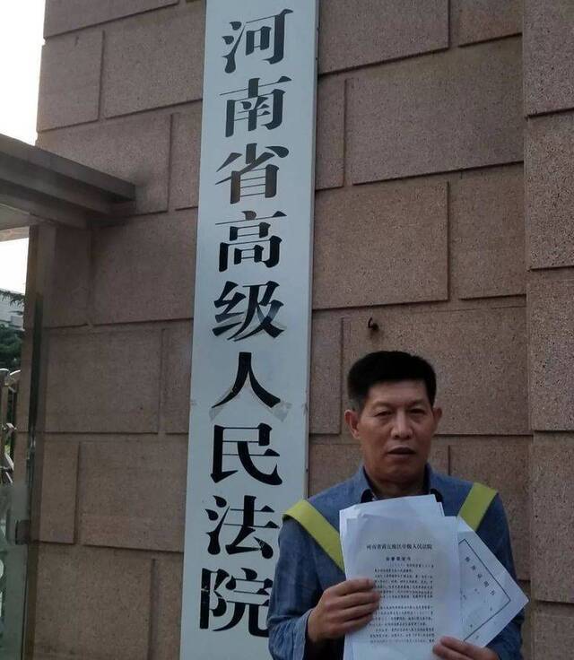 张玉玺如今的辩护律师徐昕教授认为，张玉玺案可能是共和国司法史上时间最长的“疑罪从挂”案件。而其辩护律师郑晓静、徐昕表示，将在29日的庭审中对张玉玺做无罪辩护，并主张夏邑县法院立即纠错，积极启动国家赔偿。