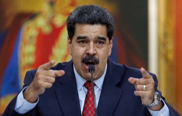 1月25日，委内瑞拉总统马杜罗在首都加拉加斯的总统府举行的新闻发布会上发表讲话。（新华社）
