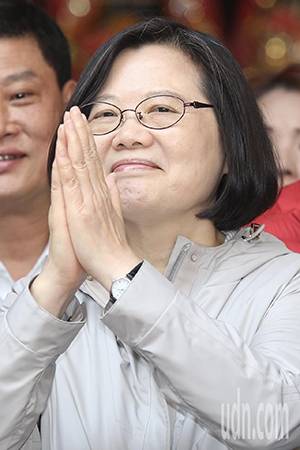 台湾政治大学台湾文学研究所教授陈芳明说，民进党忽略台湾新世代崛起，蔡英文仍持续与长辈对话，如果没有世代交替，2020“大选”恐怕不妙。（图片来源：台湾《联合报》）