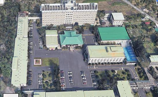 部署在台北的“国防部军事情报局”被立体还原，建筑细节与穿堂走廊一目了然。图丨联合报