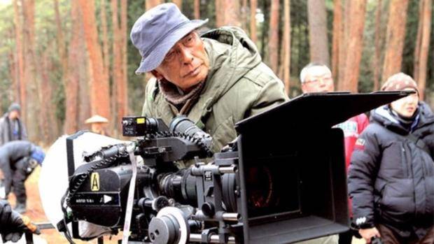 日本导演佐藤纯弥于2月9日去世。