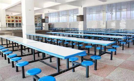学校现在使用的食堂。学校官网图教育局下达整改通知书
