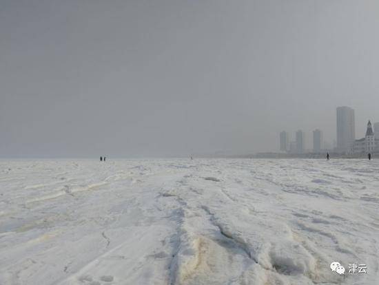 （三堂海水浴场的海冰）