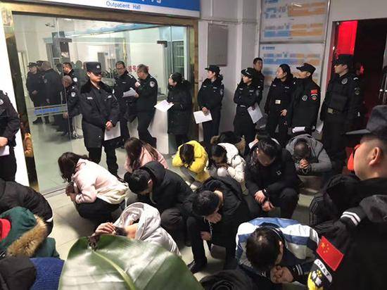 犯罪团伙29人被四川盐亭警方抓获归案。图片来源：盐亭县公安局