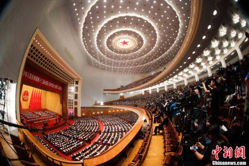 3月5日，十三届全国人大二次会议开幕会在北京人民大会堂举行。中新社记者杜洋摄