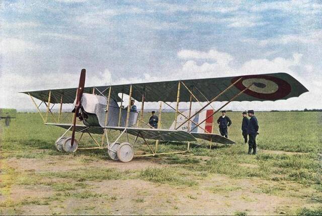 第一次世界大战是人类首次有空战的战争。图中为1914年拍摄的法国战机CaudronG3。