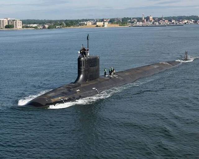 美国维吉尼亚级核动力攻击潜舰USSIllinoisSSN-786。