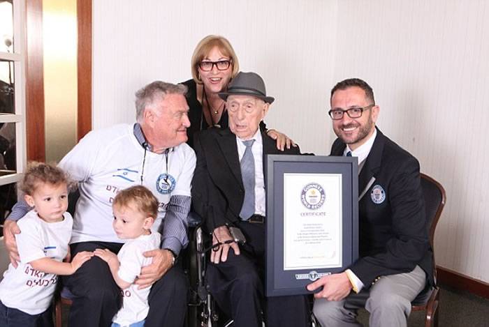 奥斯威辛纳粹集中营幸存者YisraelKristal被金氏世界纪录认证为世界上最长寿的男人