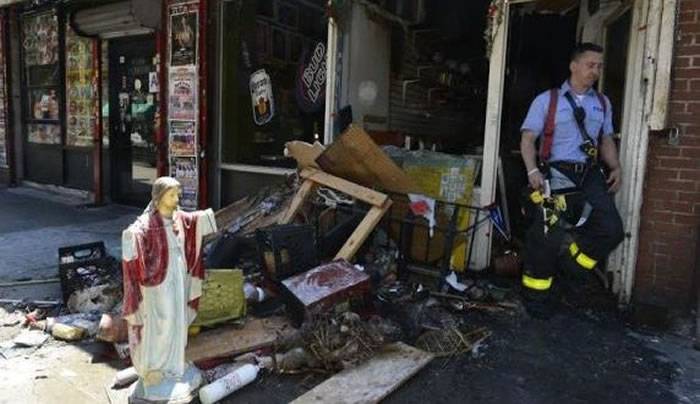 显灵？美国纽约市宗教饰品店发生大火耶稣像毫发无损