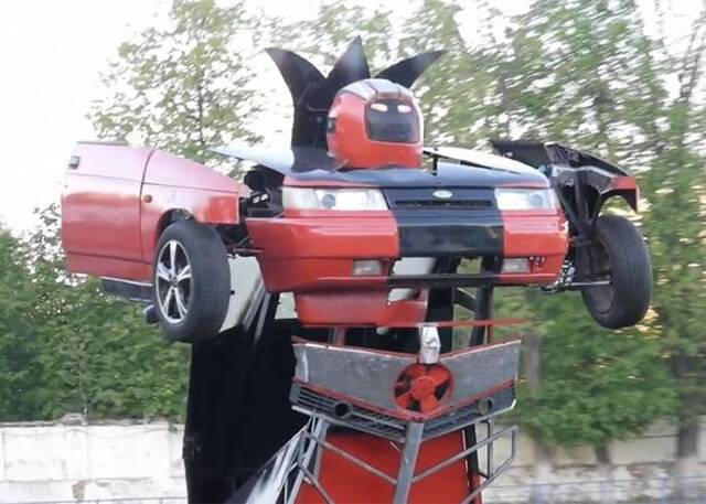 汽车机器人可以变形。