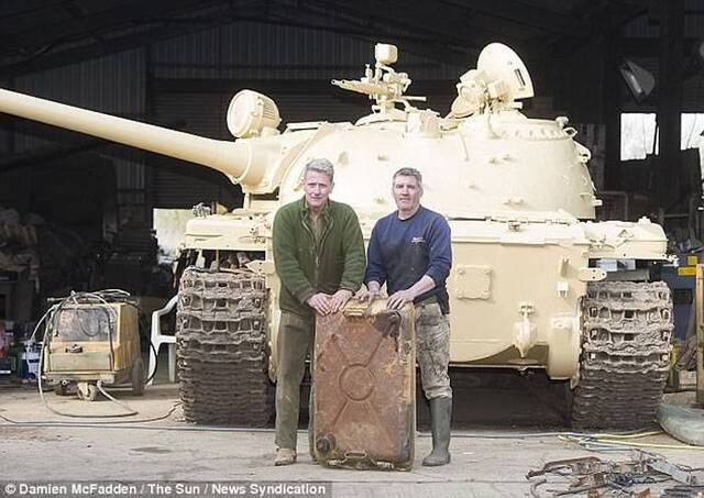 英国军事迷网购俄罗斯制T54/69坦克内藏200万英镑金条