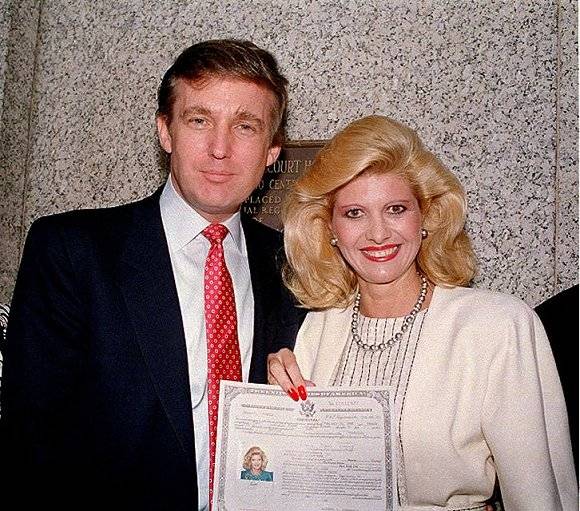 标题特朗普和第一任妻子伊凡娜（IvanaTrump）